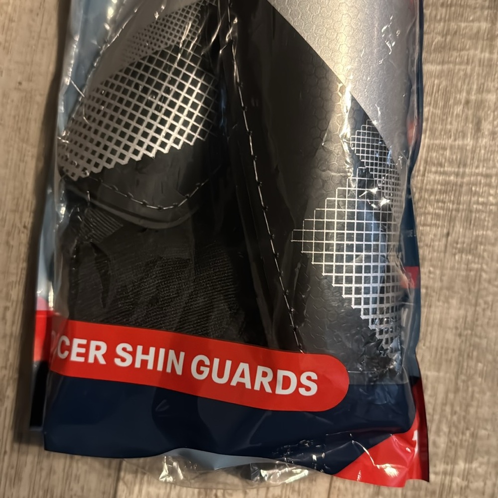 REEBOK shin guards—adult M/L - Picture 4 of 7